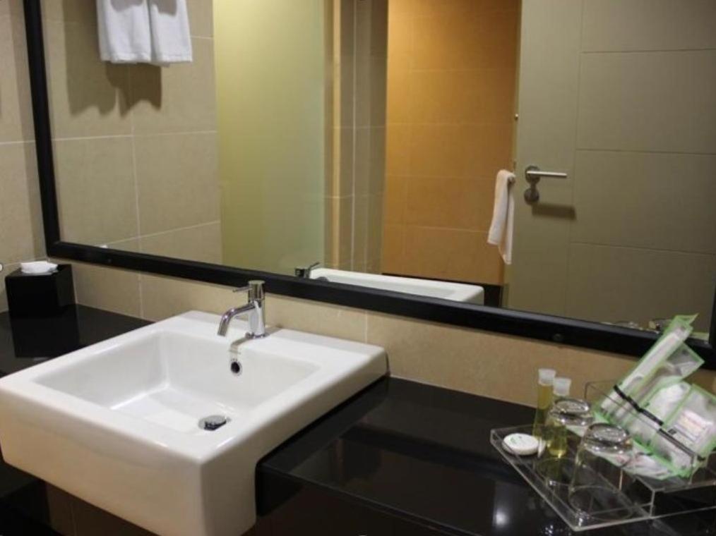 Raia Hotel & Convention Centre Terengganu Kuala Terengganu Zewnętrze zdjęcie